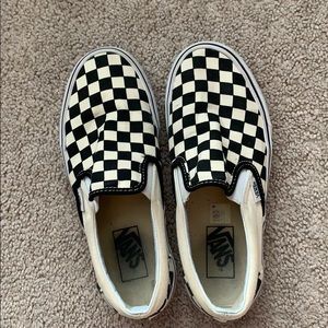 Women’s black and white checkered vans